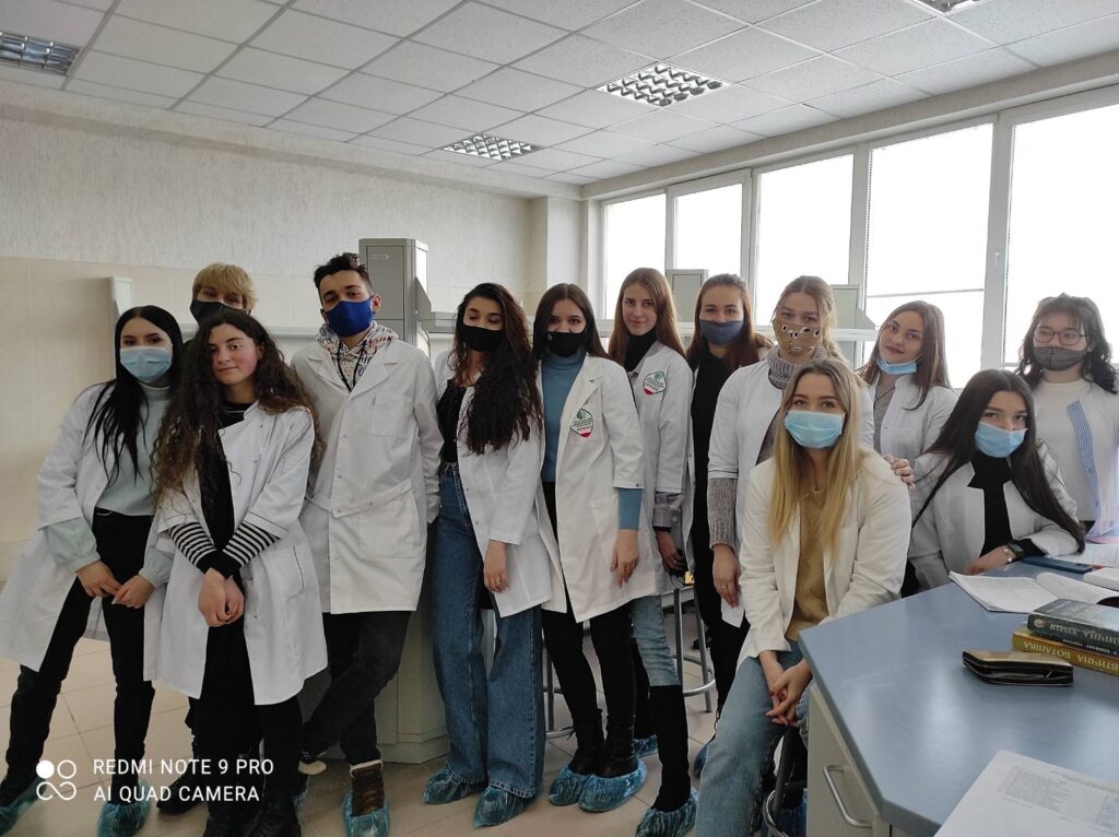 17 лютого 2021 р. Кураторами груп було проведено ознайомлення здобувачів вищої освіти з положенням Наказу НФаУ від 11.02.2021 р. №72