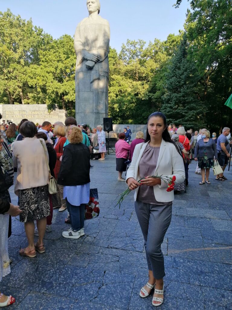 August 23, 2021  Teachers of the Department of Pharmaceutical Management and Marketing took part in ceremonial events dedicated to the Day of the State Flag of Ukraine and the Day of the City of Kharkiv