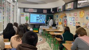 On March 25, 2024, Anna Babicheva, associate professor of the Department of Pharmaceutical Management and Marketing of the NUPh, as part of a team of scientific and pedagogical workers of the National University of Pharmacy, took part in the project of the Metro School "Magic World of Pharmacy" - spring 2024